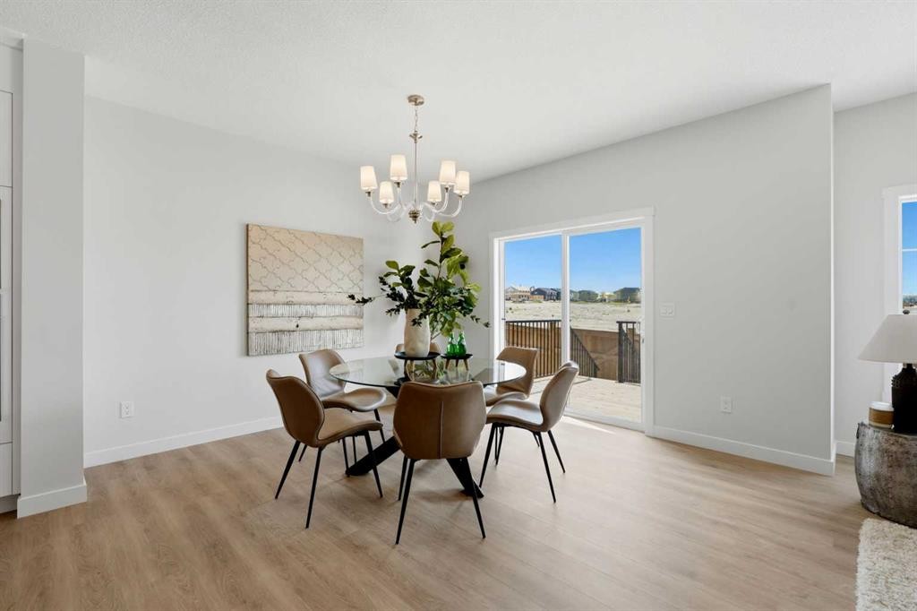 7 Verdure Gate Sw, Calgary, AB - Indoor Photo Showing Dining Room