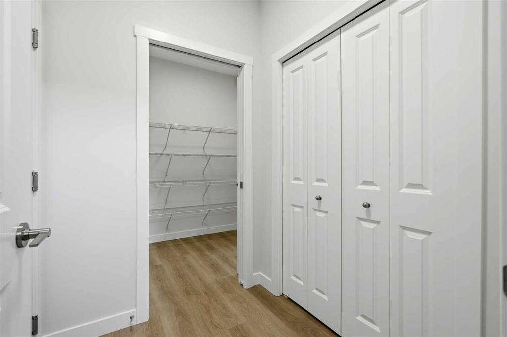 7 Verdure Gate Sw, Calgary, AB - Indoor Photo Showing Other Room