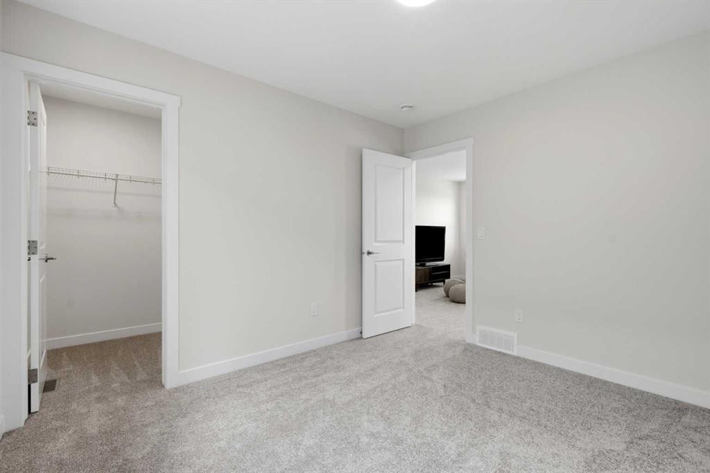 7 Verdure Gate Sw, Calgary, AB - Indoor