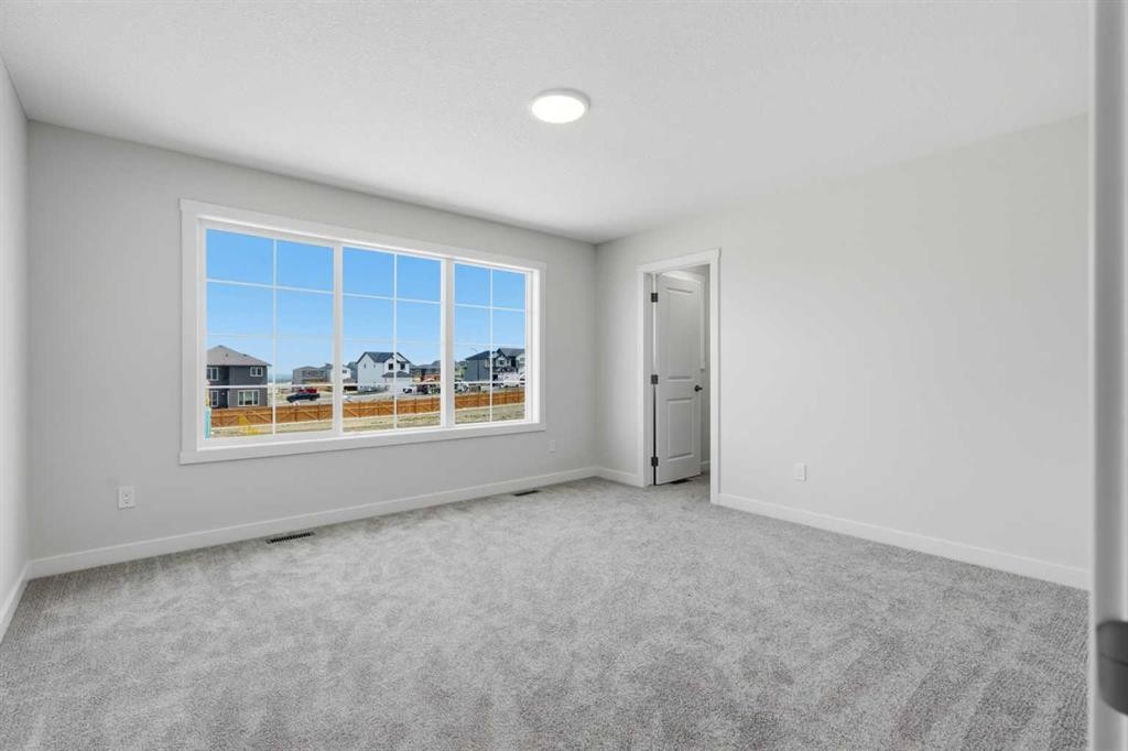 7 Verdure Gate Sw, Calgary, AB - Indoor Photo Showing Other Room