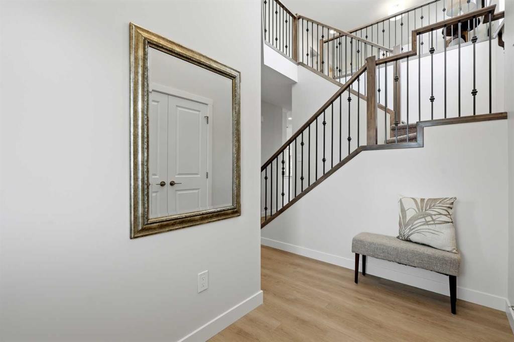 7 Verdure Gate Sw, Calgary, AB - Indoor Photo Showing Other Room