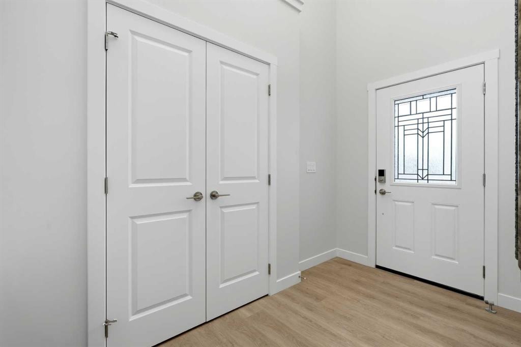 7 Verdure Gate Sw, Calgary, AB - Indoor Photo Showing Other Room