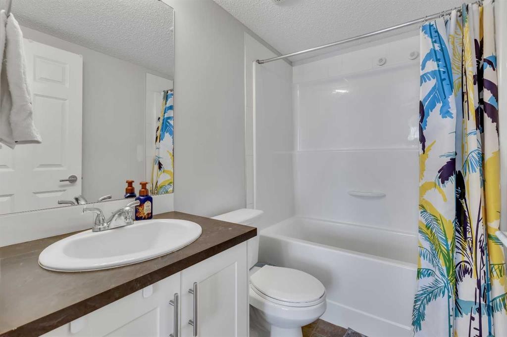 5312-755 Copperpond Boulevard Se, Calgary, AB - Indoor Photo Showing Bathroom
