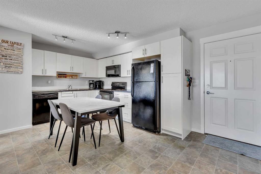 5312-755 Copperpond Boulevard Se, Calgary, AB - Indoor Photo Showing Kitchen