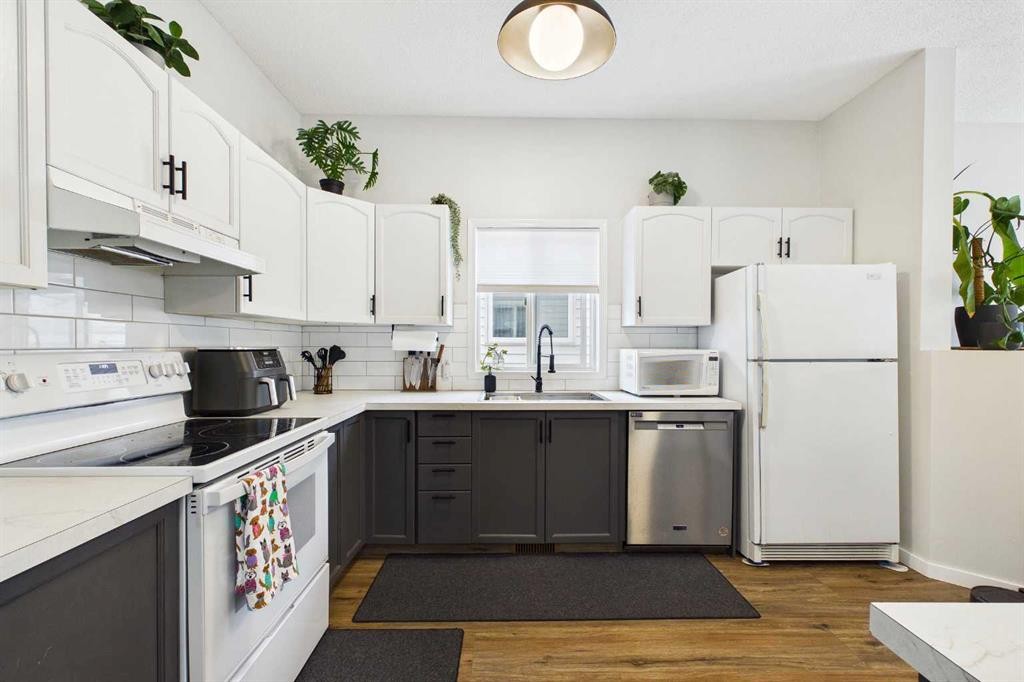 58 Hidden Crescent Nw, Calgary, AB