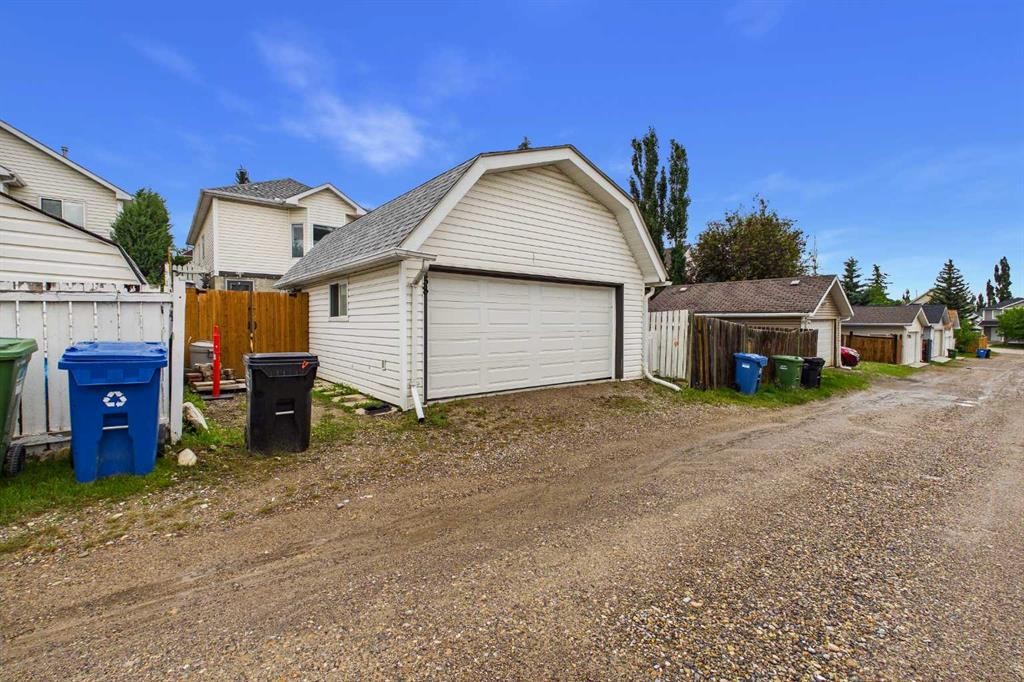 58 Hidden Crescent Nw, Calgary, AB