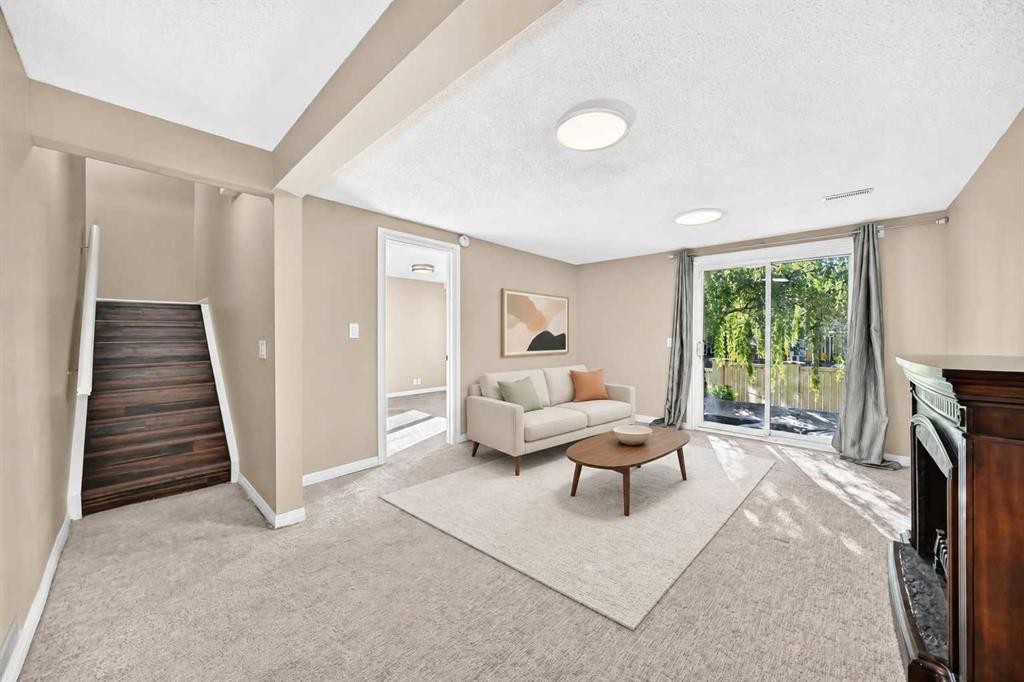 25-448 Strathcona Drive Sw, Calgary, AB - Indoor