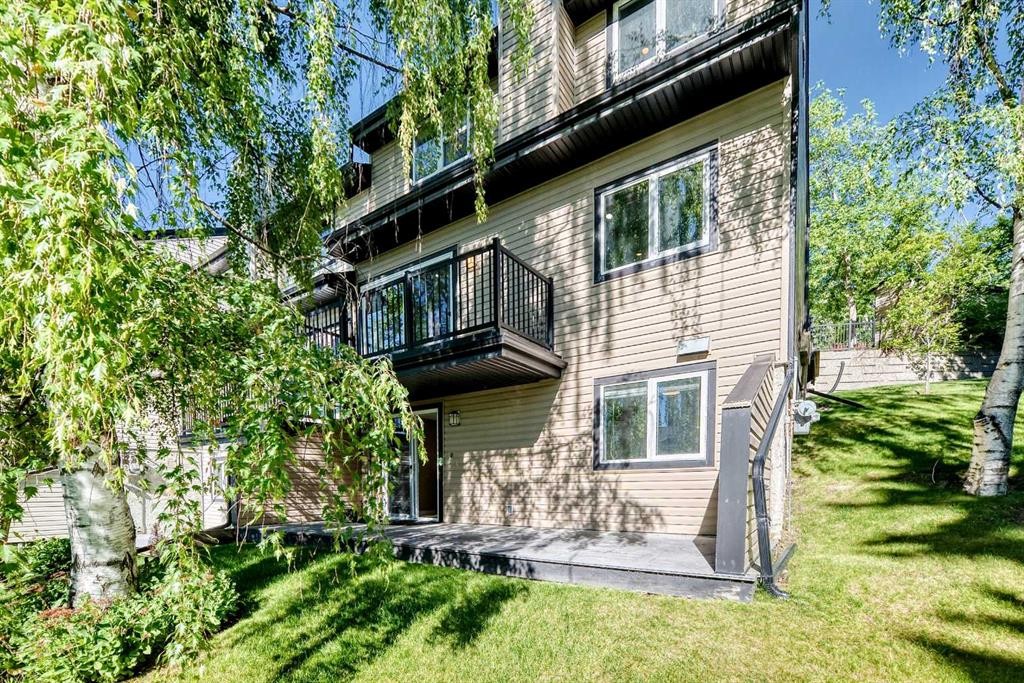25-448 Strathcona Drive Sw, Calgary, AB - Outdoor With Balcony