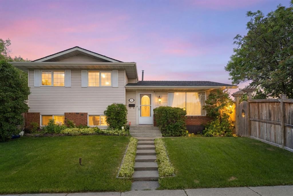 76 Pinebrook Close Ne, Calgary, AB - Outdoor