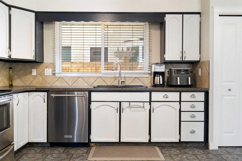 76 Pinebrook Close Ne, Calgary, AB - Indoor Photo Showing Kitchen