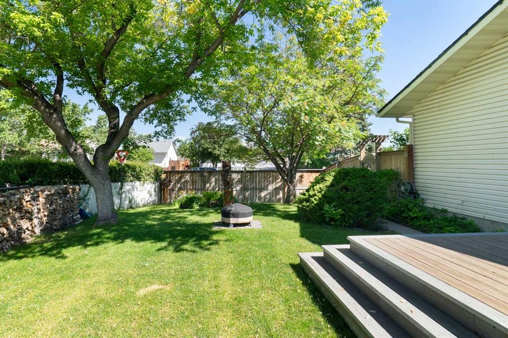 76 Pinebrook Close Ne, Calgary, AB - Outdoor