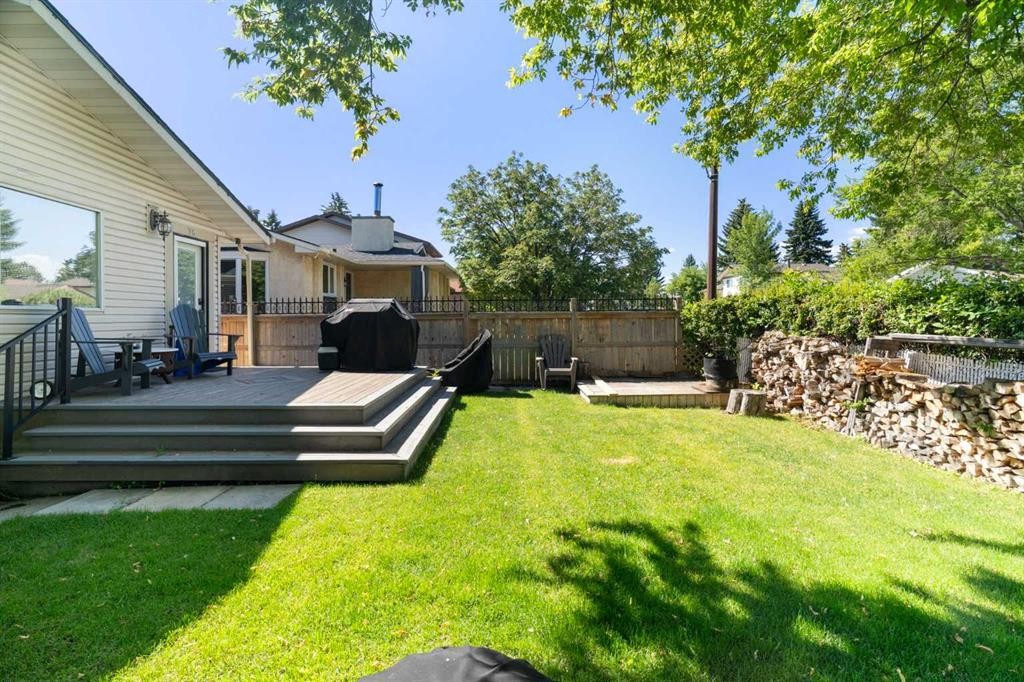 76 Pinebrook Close Ne, Calgary, AB - Outdoor