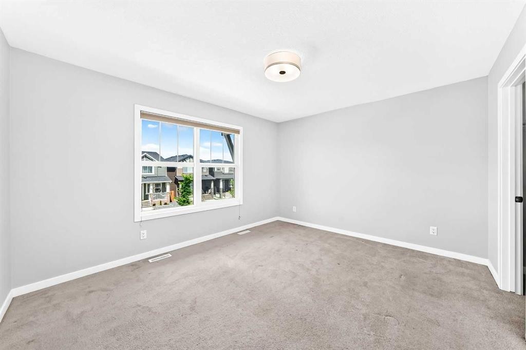 49 Legacy Glen Place Se, Calgary, AB - Indoor Photo Showing Other Room