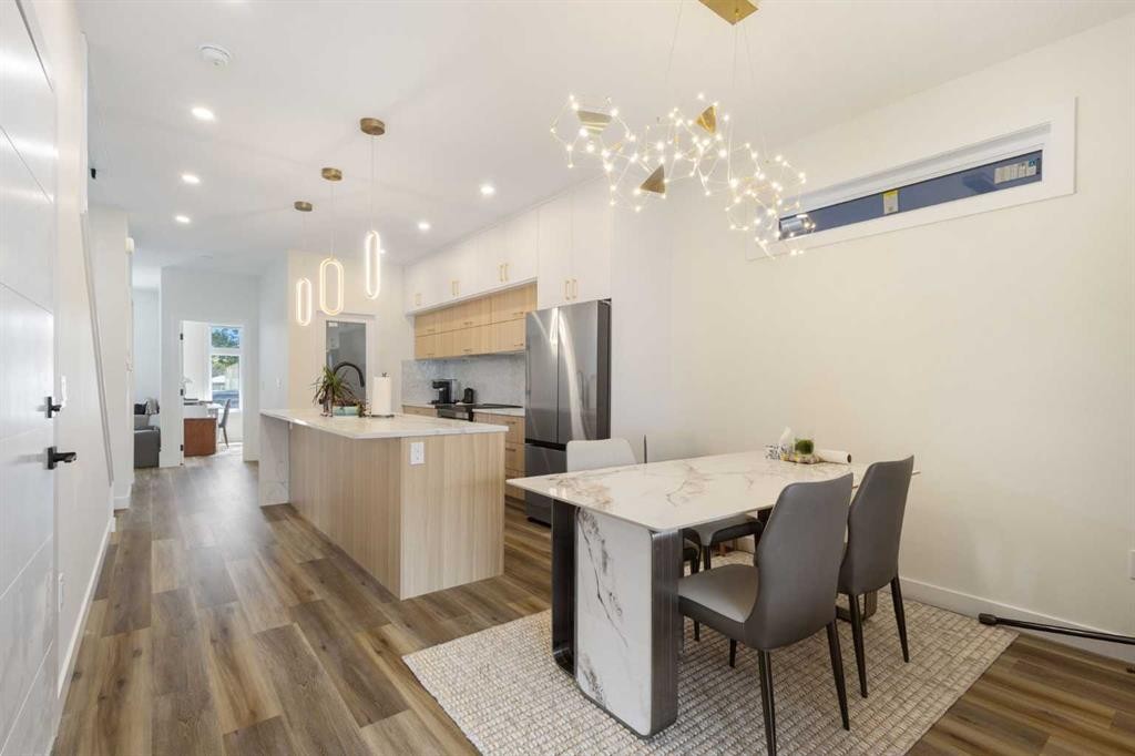 2424 25 Avenue Nw, Calgary, AB - Indoor