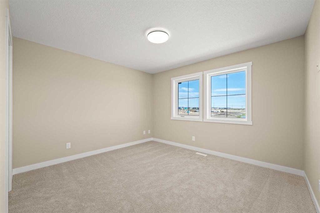 676 Sora Boulevard Se, Calgary, AB