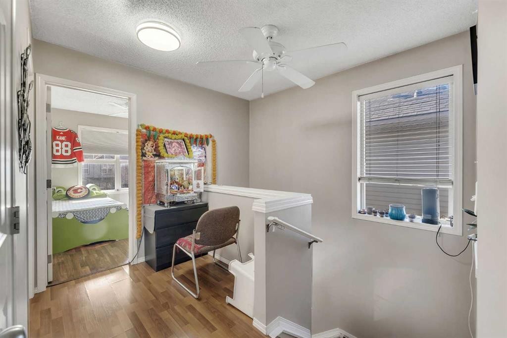 33 Saddlebrook Common Ne, Calgary, AB