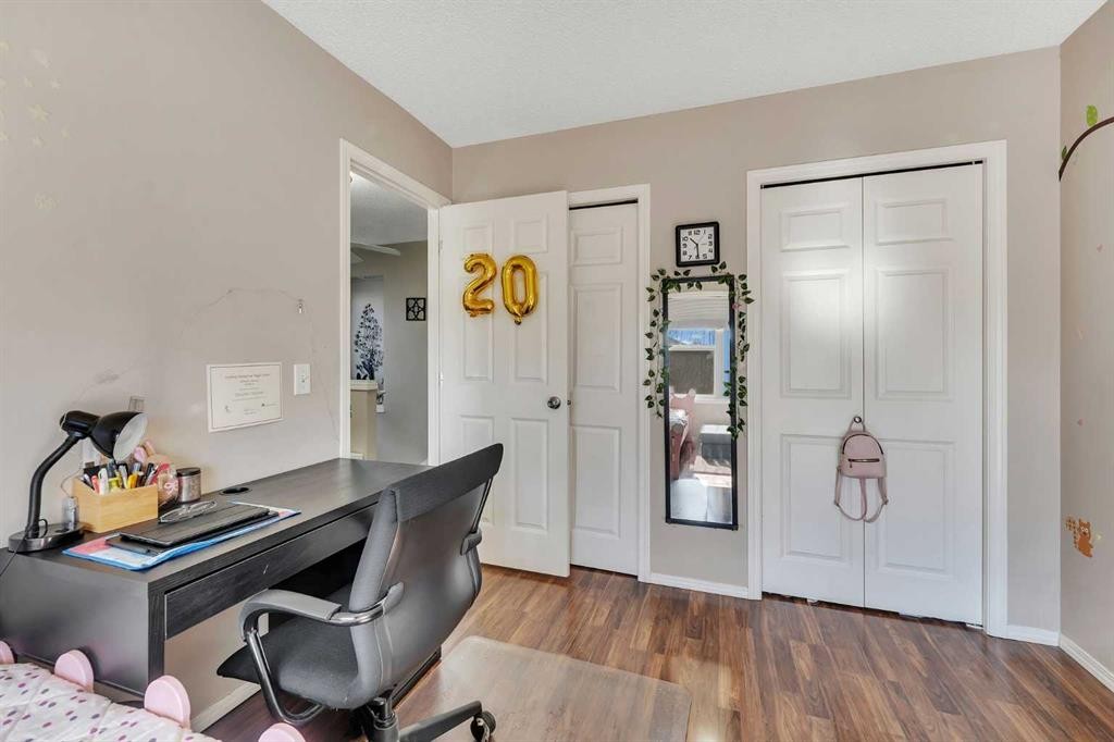 33 Saddlebrook Common Ne, Calgary, AB