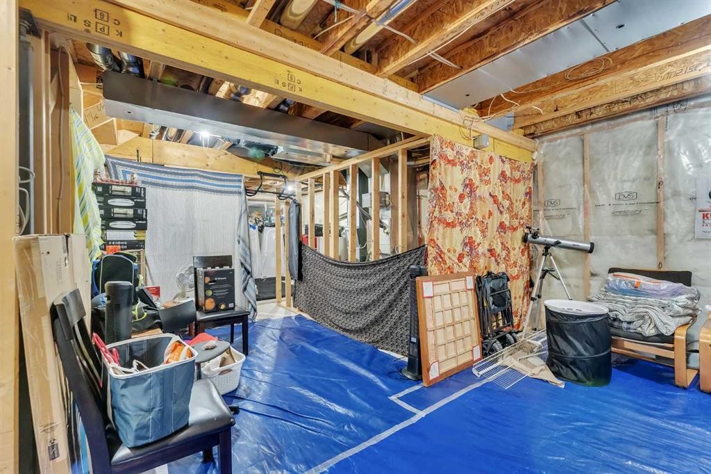 33 Saddlebrook Common Ne, Calgary, AB