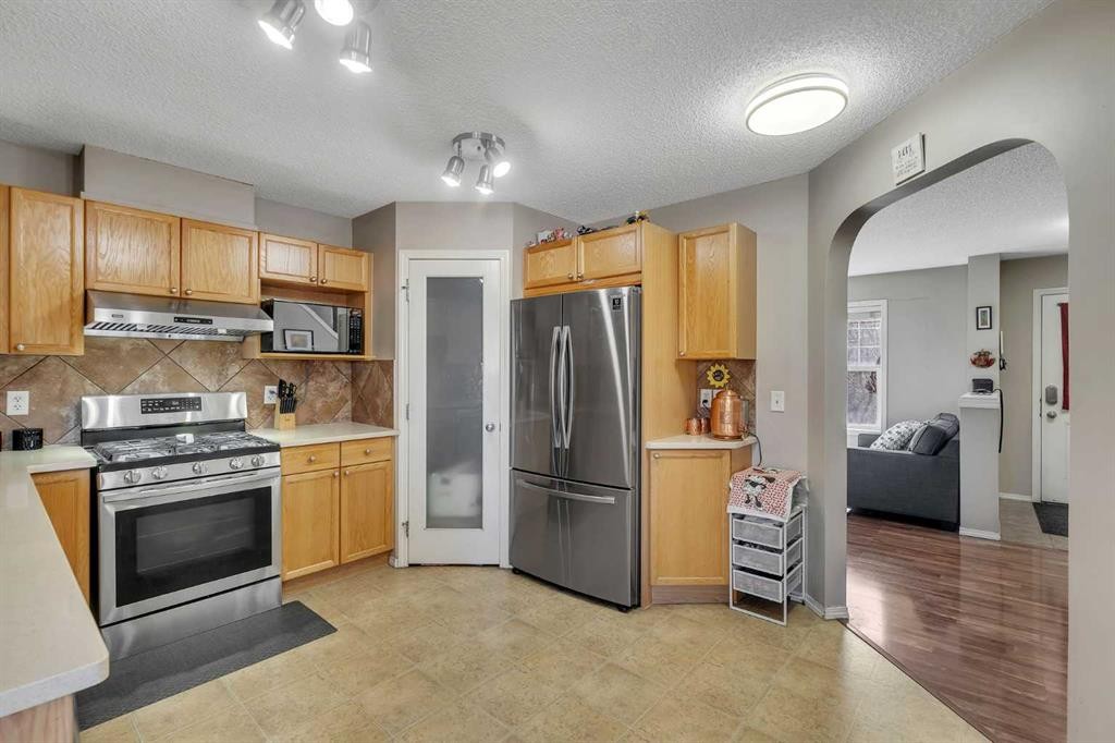 33 Saddlebrook Common Ne, Calgary, AB