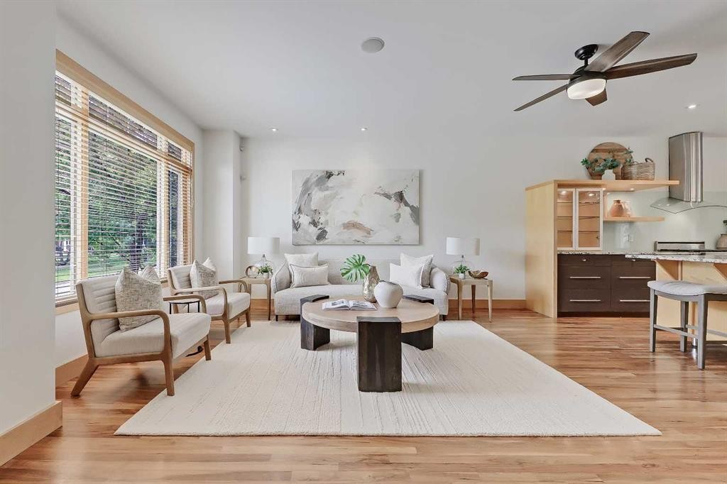 17 Somme Boulevard Sw, Calgary, AB - Indoor