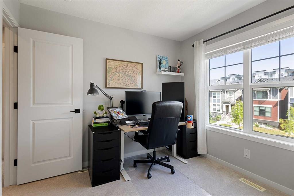 327 Masters Row Se, Calgary, AB