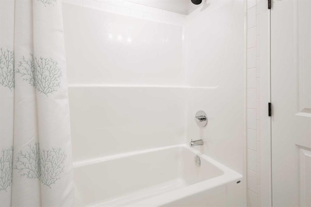 327 Masters Row Se, Calgary, AB