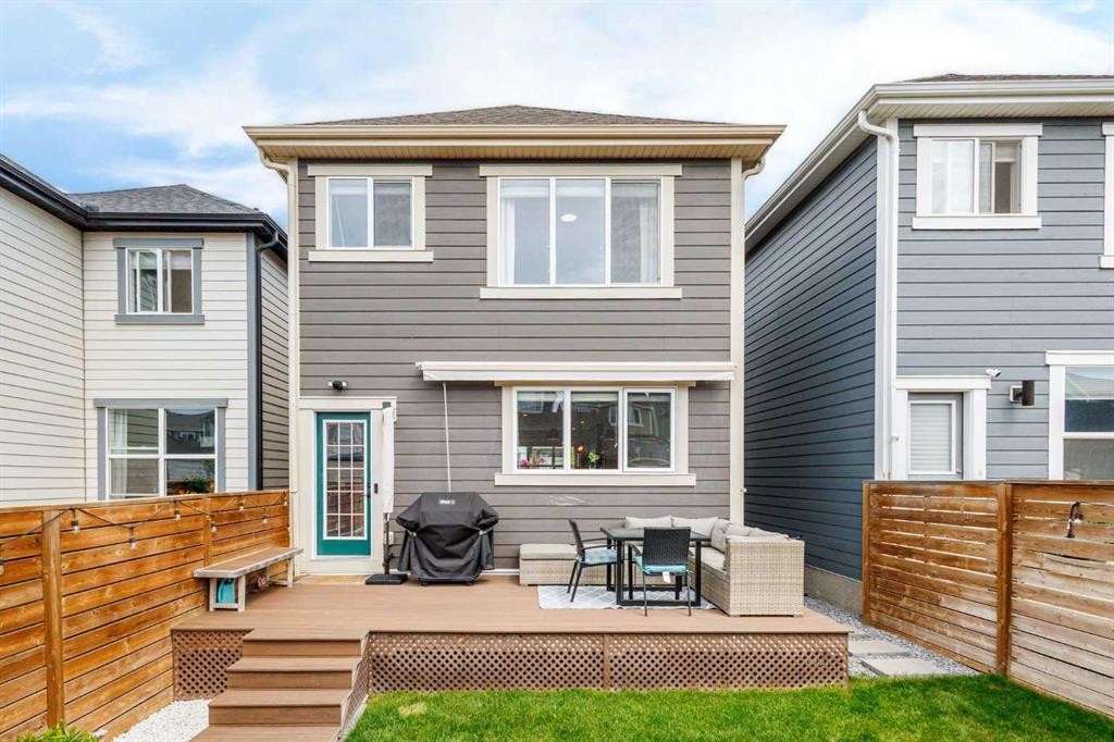 327 Masters Row Se, Calgary, AB