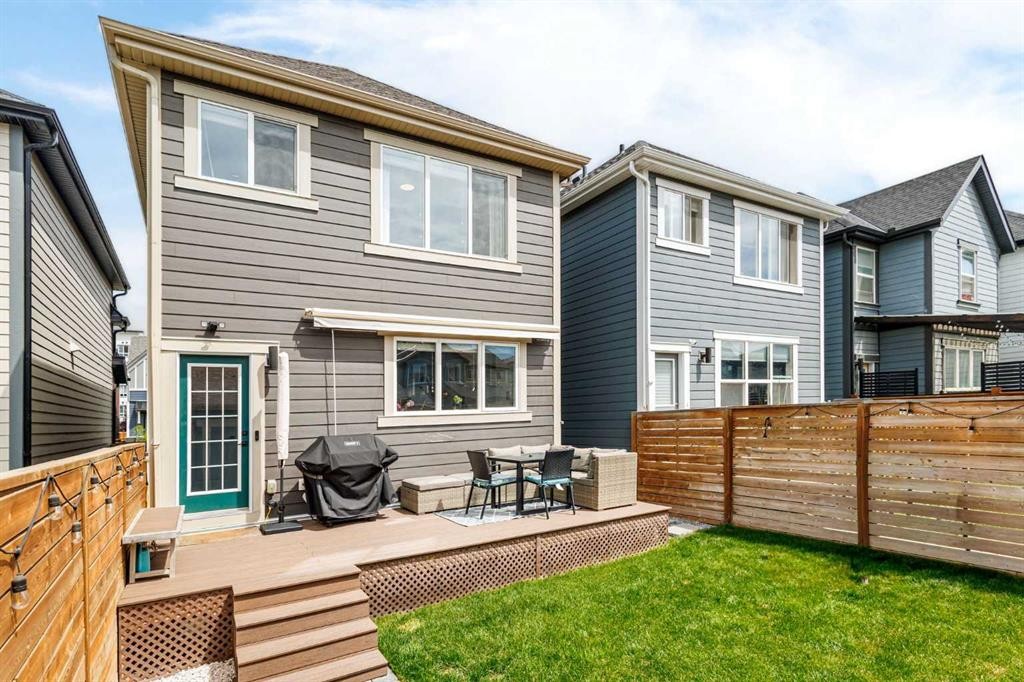 327 Masters Row Se, Calgary, AB