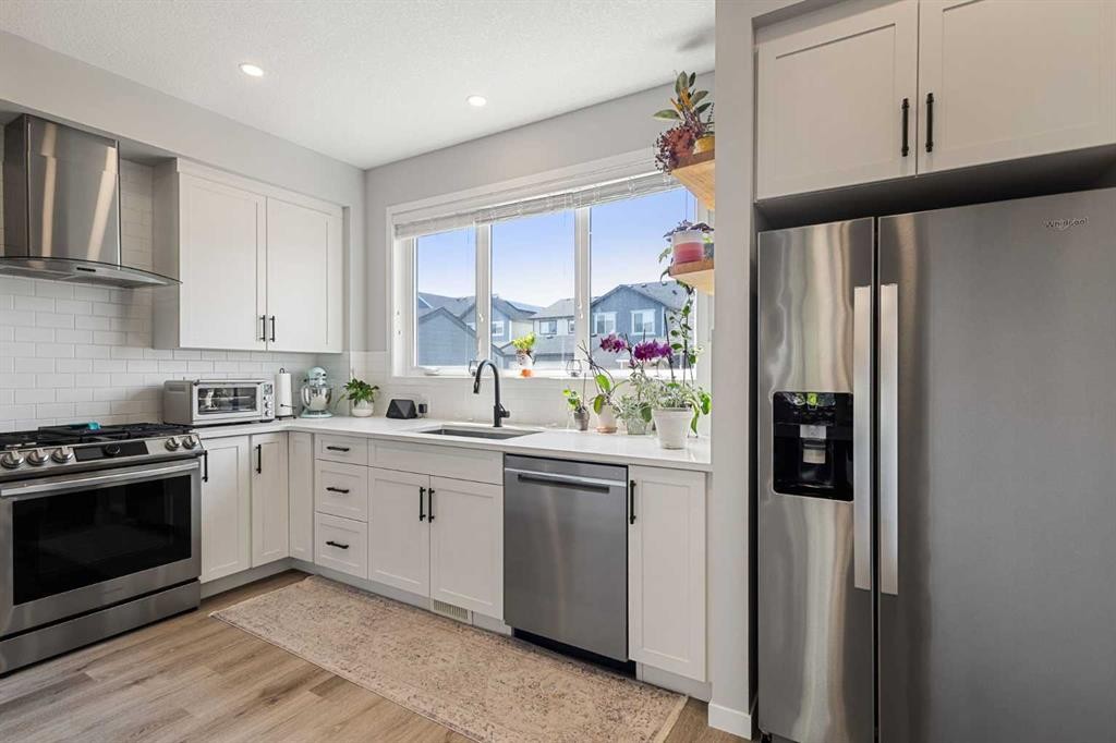 327 Masters Row Se, Calgary, AB