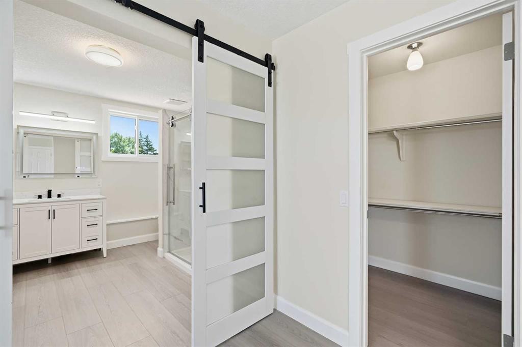 43 Beaconsfield Place Nw, Calgary, AB - Indoor