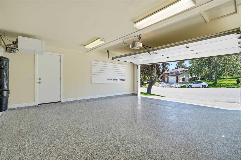 43 Beaconsfield Place Nw, Calgary, AB - Photo Showing Other Room