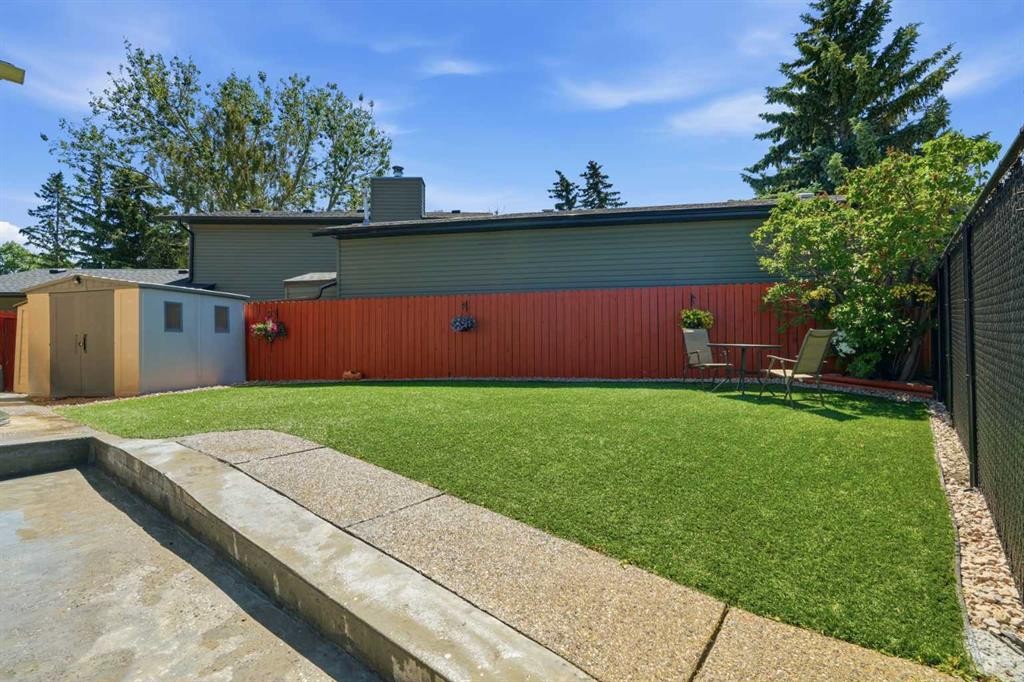 43 Beaconsfield Place Nw, Calgary, AB - Outdoor