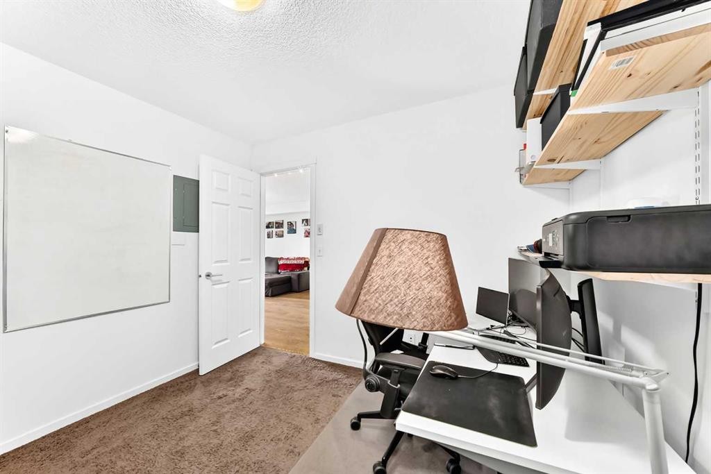 4302-755 Copperpond Boulevard Se, Calgary, AB - Indoor Photo Showing Office
