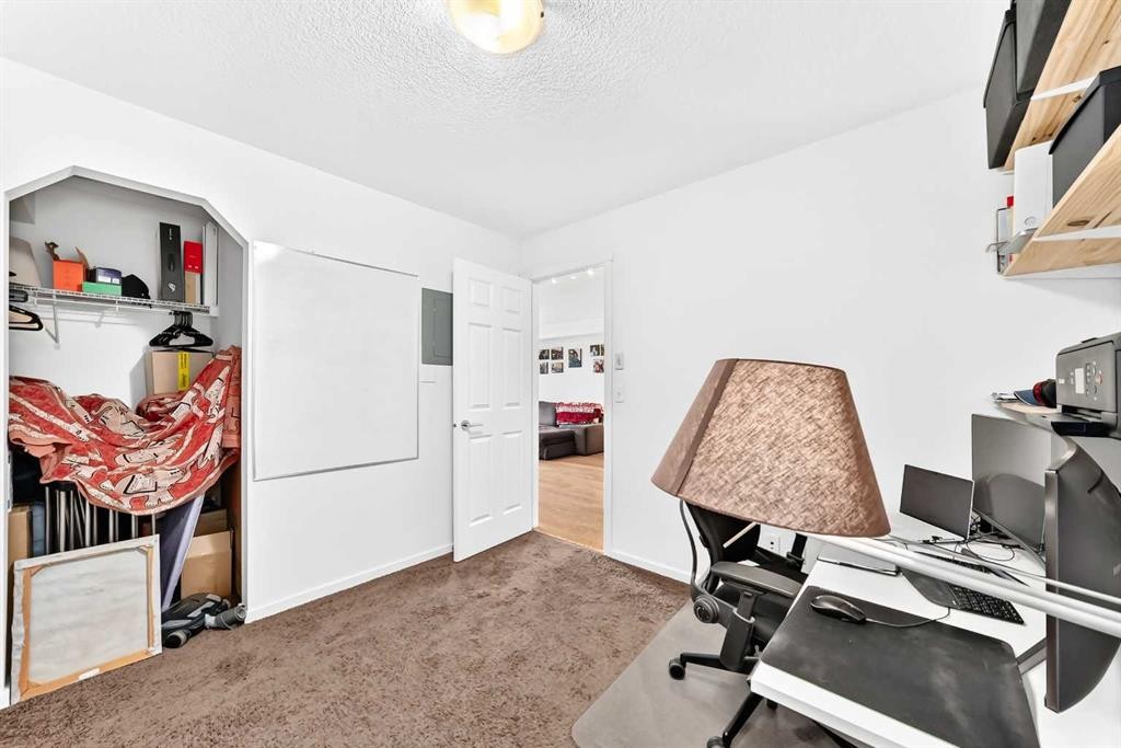 4302-755 Copperpond Boulevard Se, Calgary, AB - Indoor Photo Showing Office