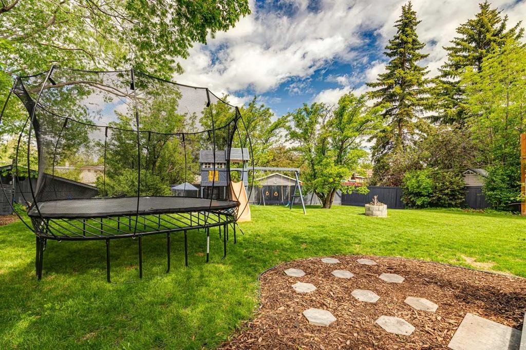 116 Gloucester Crescent Sw, Calgary, AB