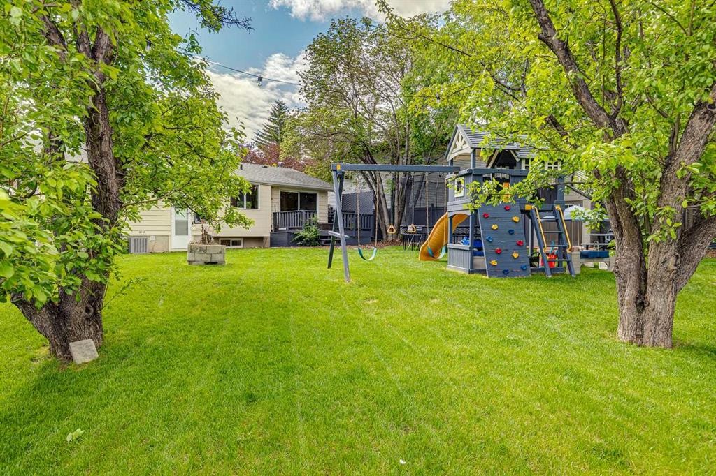 116 Gloucester Crescent Sw, Calgary, AB
