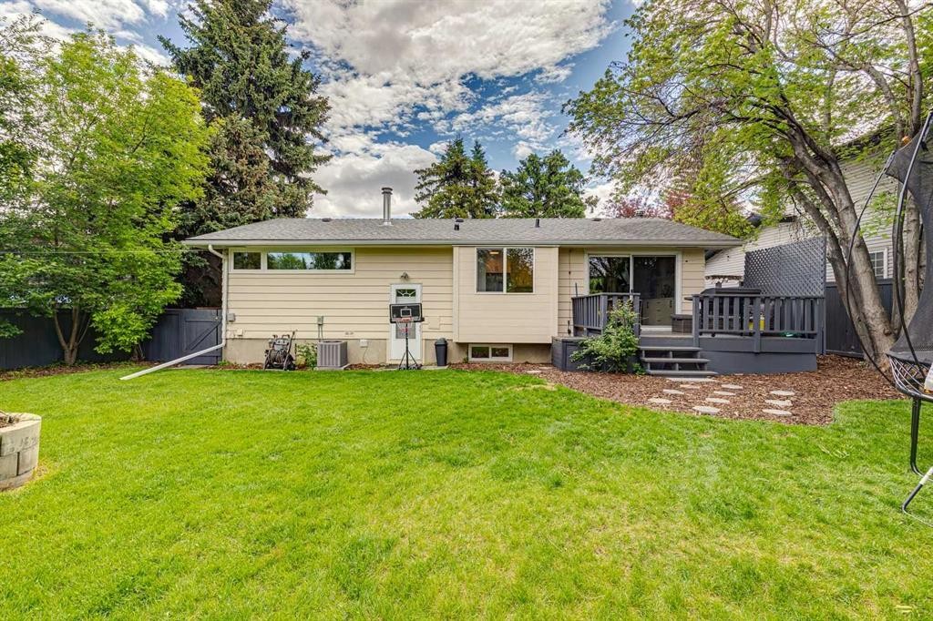 116 Gloucester Crescent Sw, Calgary, AB