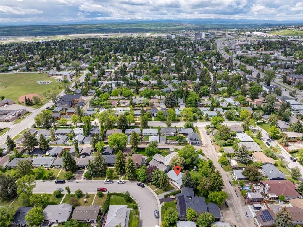 116 Gloucester Crescent Sw, Calgary, AB