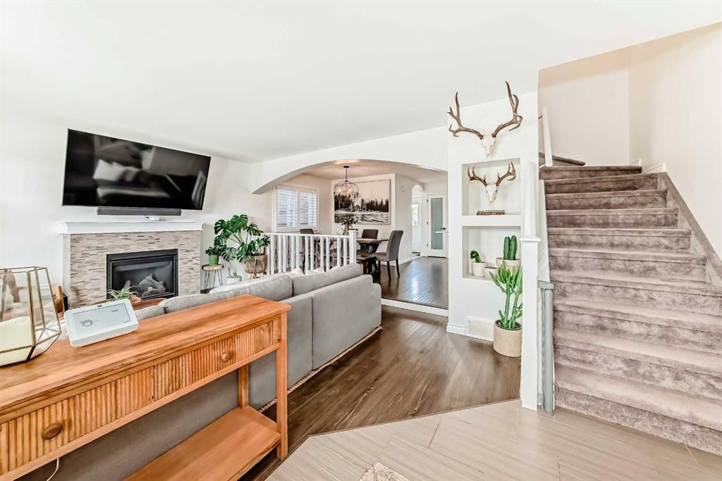 9 Bethune Way, Carstairs, AB