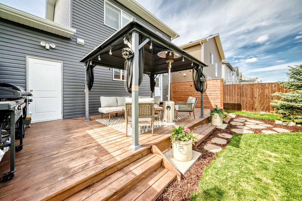 9 Bethune Way, Carstairs, AB