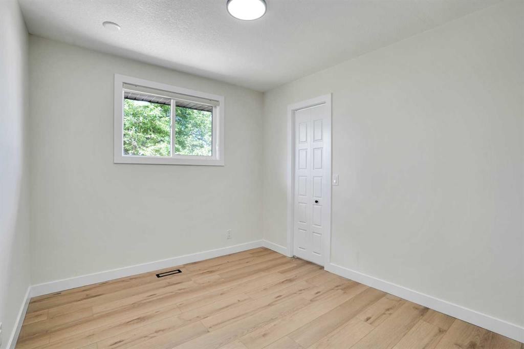 1903 62 Street Ne, Calgary, AB - Indoor Photo Showing Other Room