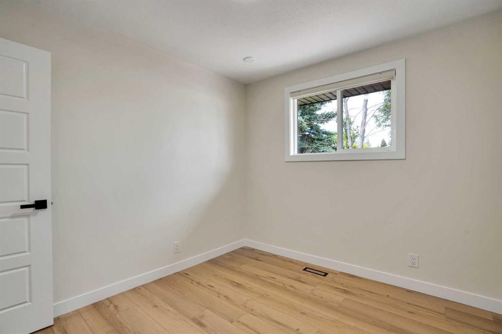 1903 62 Street Ne, Calgary, AB - Indoor Photo Showing Other Room