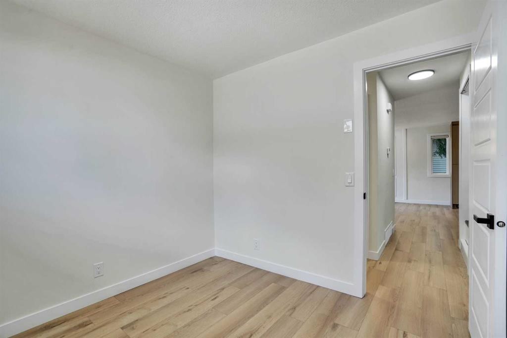 1903 62 Street Ne, Calgary, AB - Indoor Photo Showing Other Room
