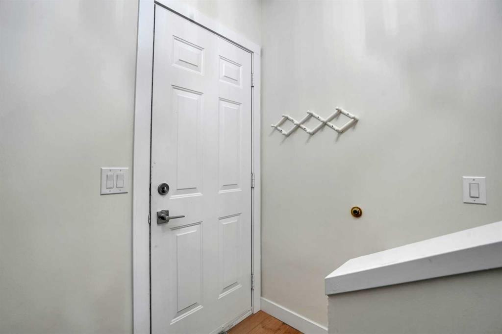 1903 62 Street Ne, Calgary, AB - Indoor Photo Showing Other Room
