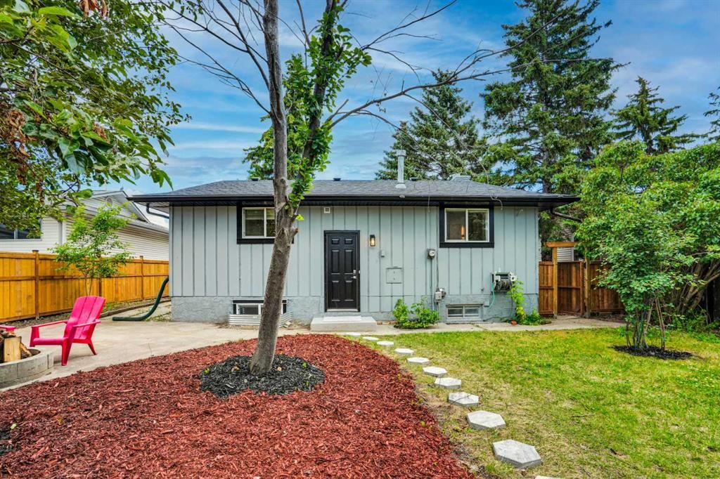 1903 62 Street Ne, Calgary, AB - Outdoor