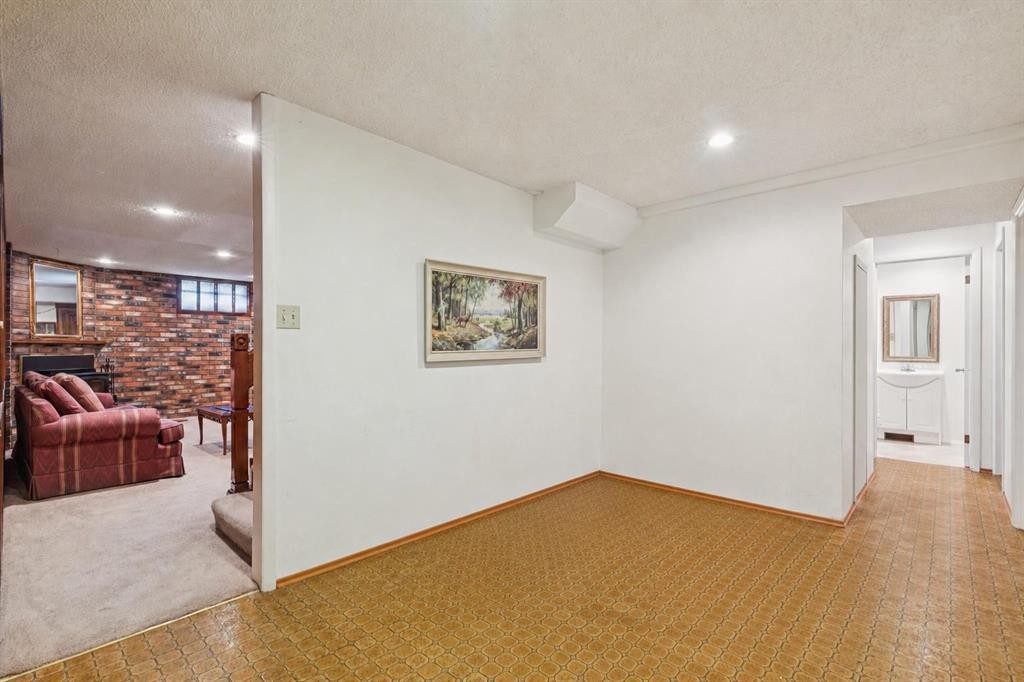 2432 Paliswood Road Sw, Calgary, AB