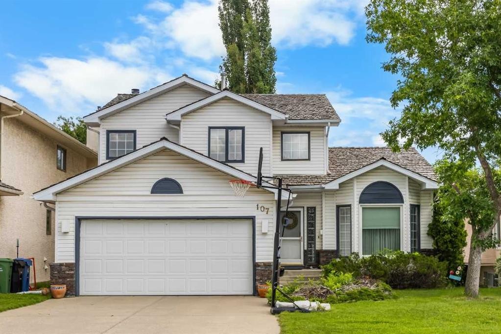 107 Hampshire Close Nw, Calgary, AB - Outdoor With Facade