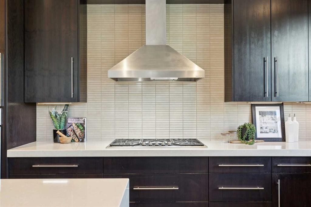 1711 27 Street Sw, Calgary, AB - Indoor Photo Showing Kitchen