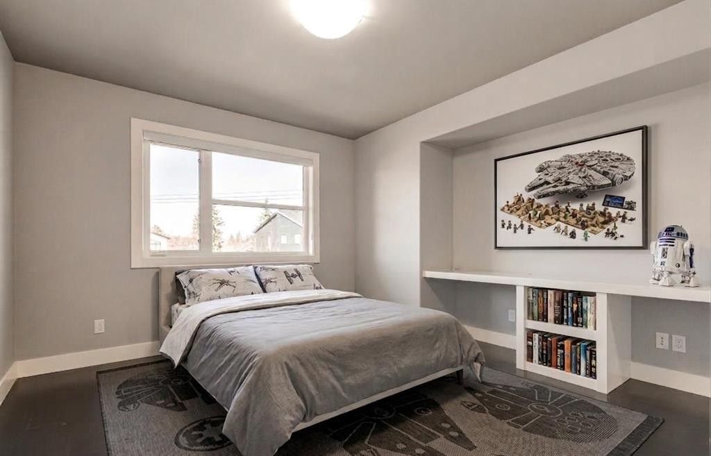 1711 27 Street Sw, Calgary, AB - Indoor Photo Showing Bedroom