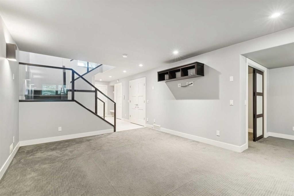 1711 27 Street Sw, Calgary, AB - Indoor Photo Showing Other Room